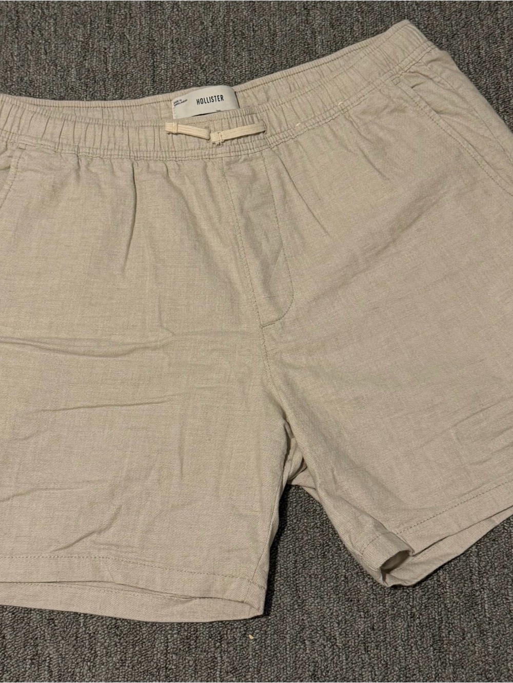Hollister Men's Light Beige Linen-Blend Drawstring Shorts